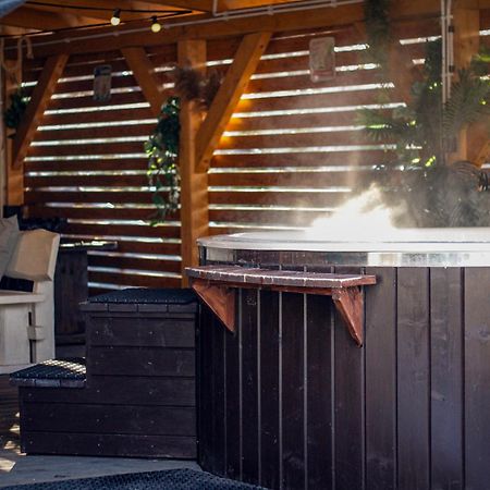 Aloha Glamp - Okragle Domki Przy Rzece - Balia I Sauna - Energylandia Zagornik الغرفة الصورة