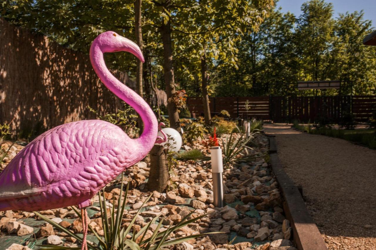 Aloha Glamp - Okragle Domki Przy Rzece - Balia I Sauna - Energylandia Zagornik المظهر الخارجي الصورة
