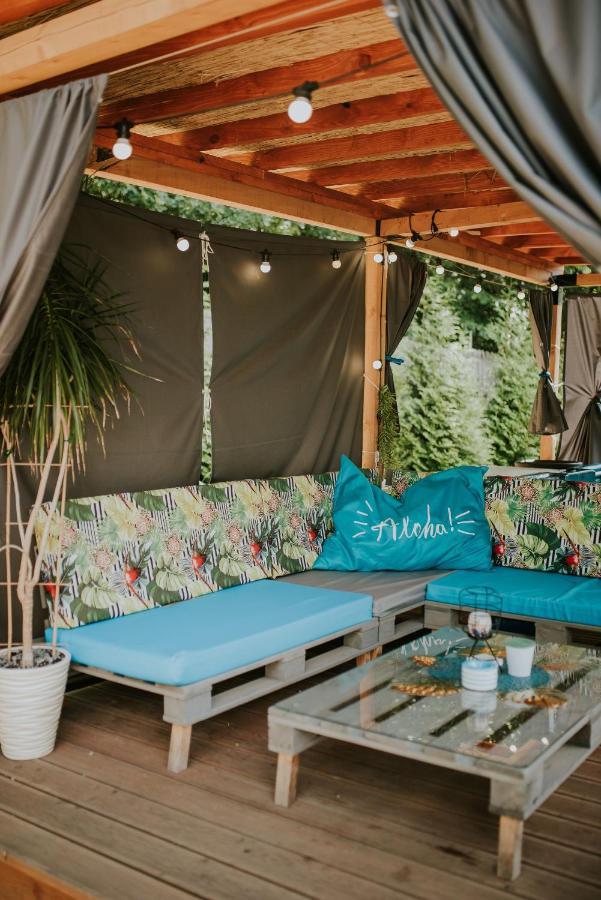 Aloha Glamp - Okragle Domki Przy Rzece - Balia I Sauna - Energylandia Zagornik المظهر الخارجي الصورة