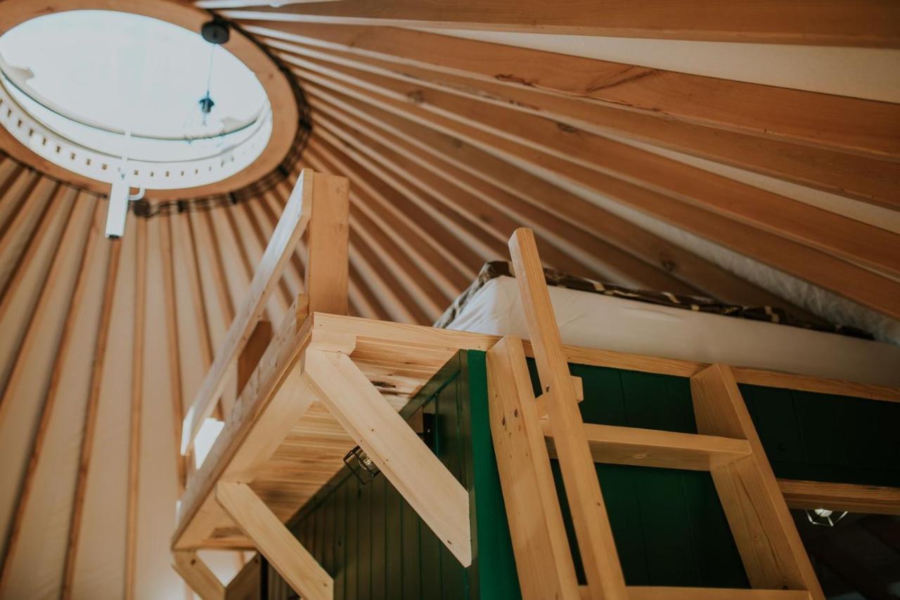 Aloha Glamp - Okragle Domki Przy Rzece - Balia I Sauna - Energylandia Zagornik المظهر الخارجي الصورة