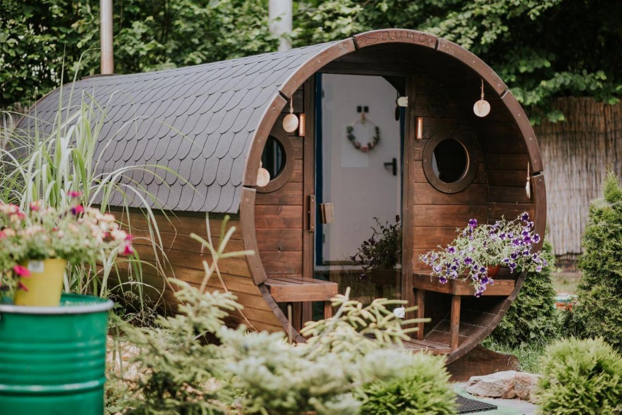 Aloha Glamp - Okragle Domki Przy Rzece - Balia I Sauna - Energylandia Zagornik المظهر الخارجي الصورة