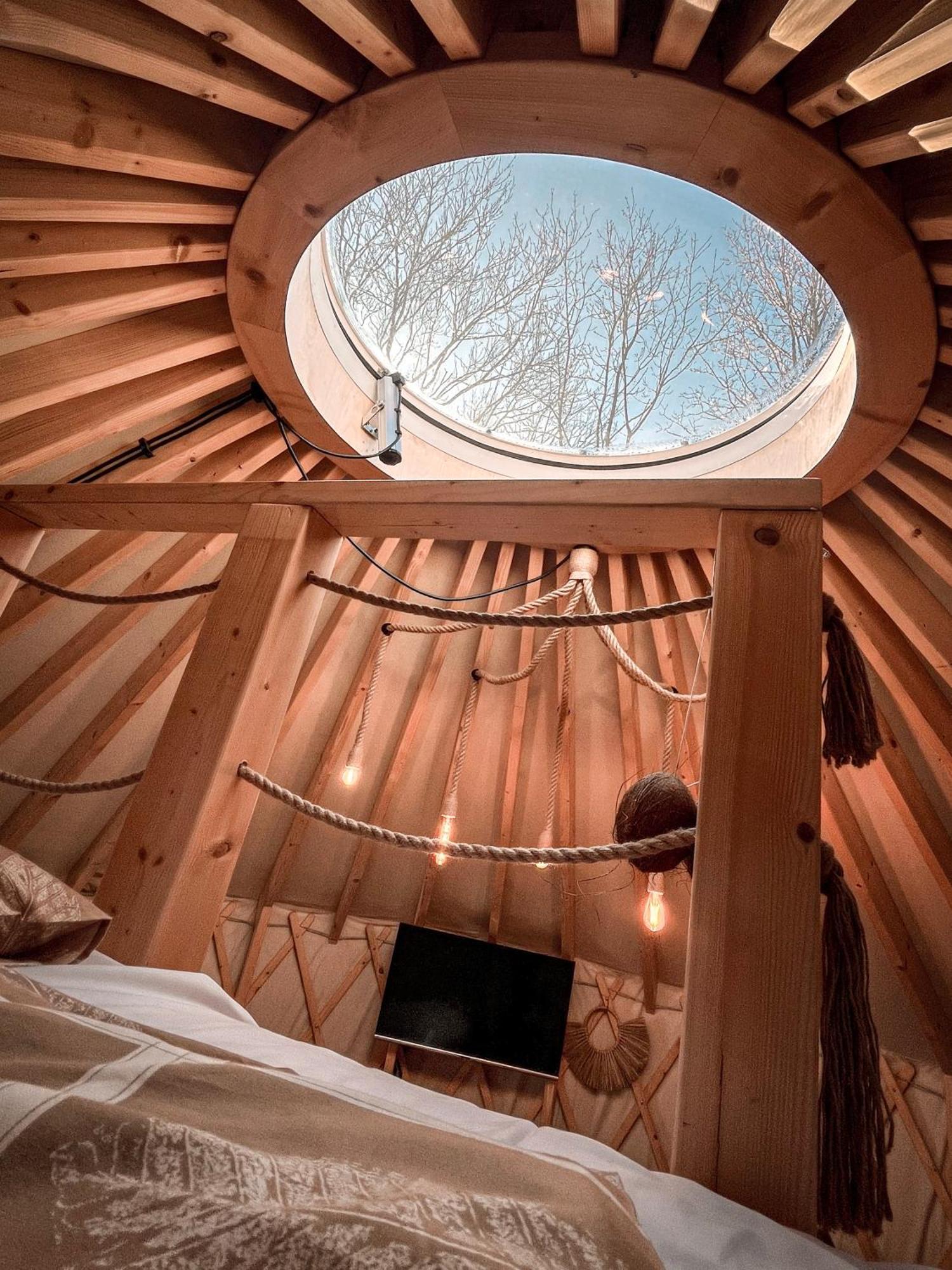 Aloha Glamp - Okragle Domki Przy Rzece - Balia I Sauna - Energylandia Zagornik المظهر الخارجي الصورة