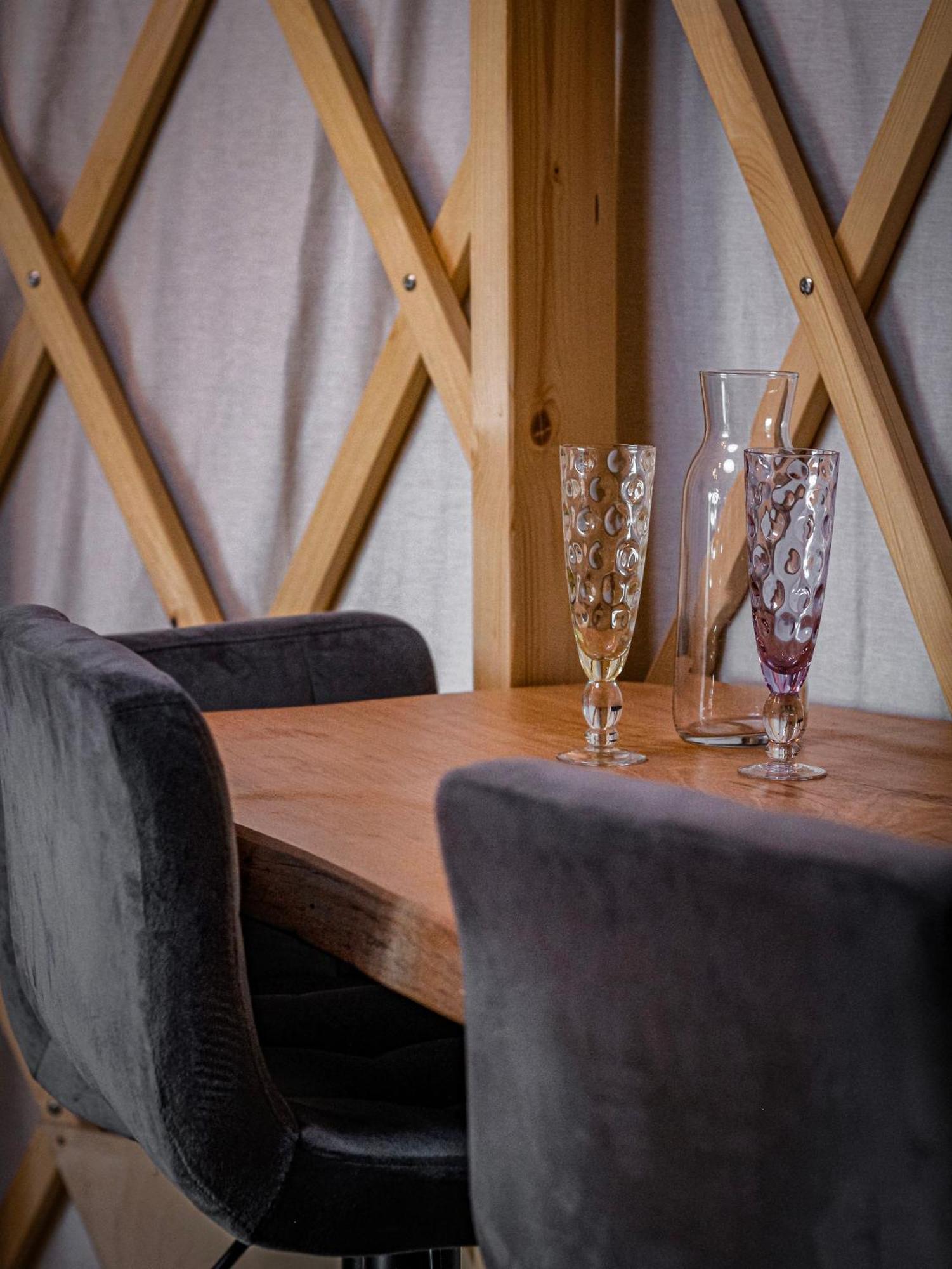 Aloha Glamp - Okragle Domki Przy Rzece - Balia I Sauna - Energylandia Zagornik الغرفة الصورة