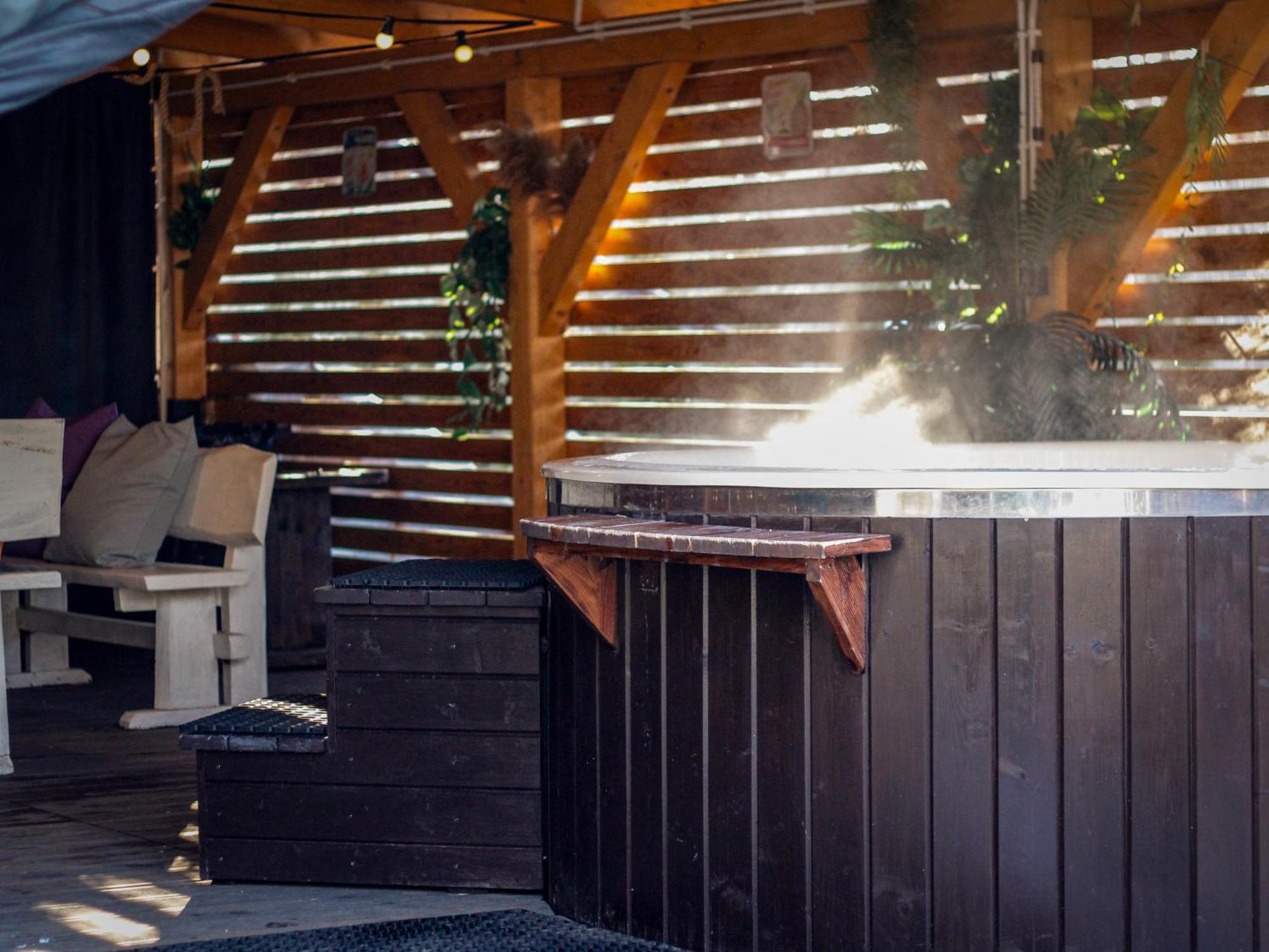 Aloha Glamp - Okragle Domki Przy Rzece - Balia I Sauna - Energylandia Zagornik الغرفة الصورة