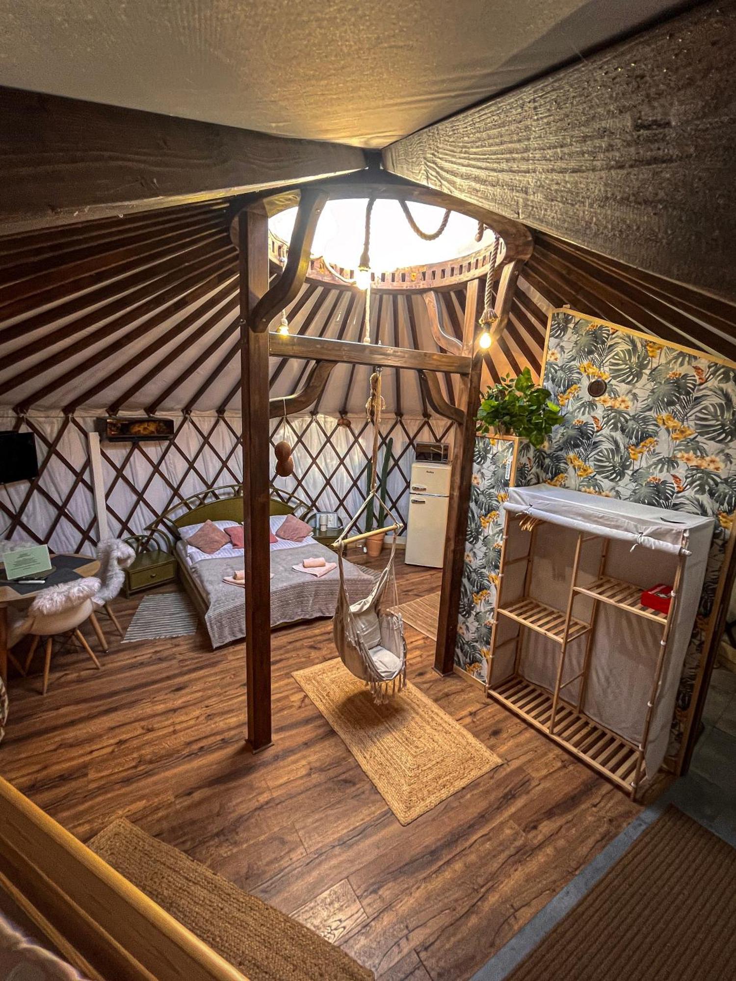 Aloha Glamp - Okragle Domki Przy Rzece - Balia I Sauna - Energylandia Zagornik الغرفة الصورة