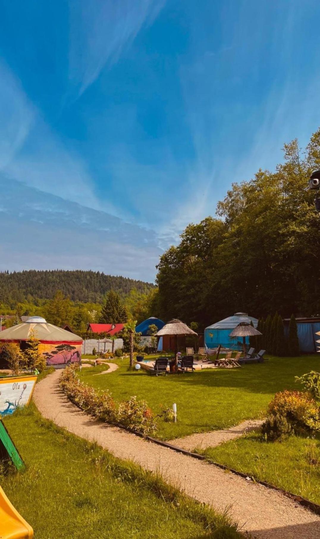 Aloha Glamp - Okragle Domki Przy Rzece - Balia I Sauna - Energylandia Zagornik المظهر الخارجي الصورة