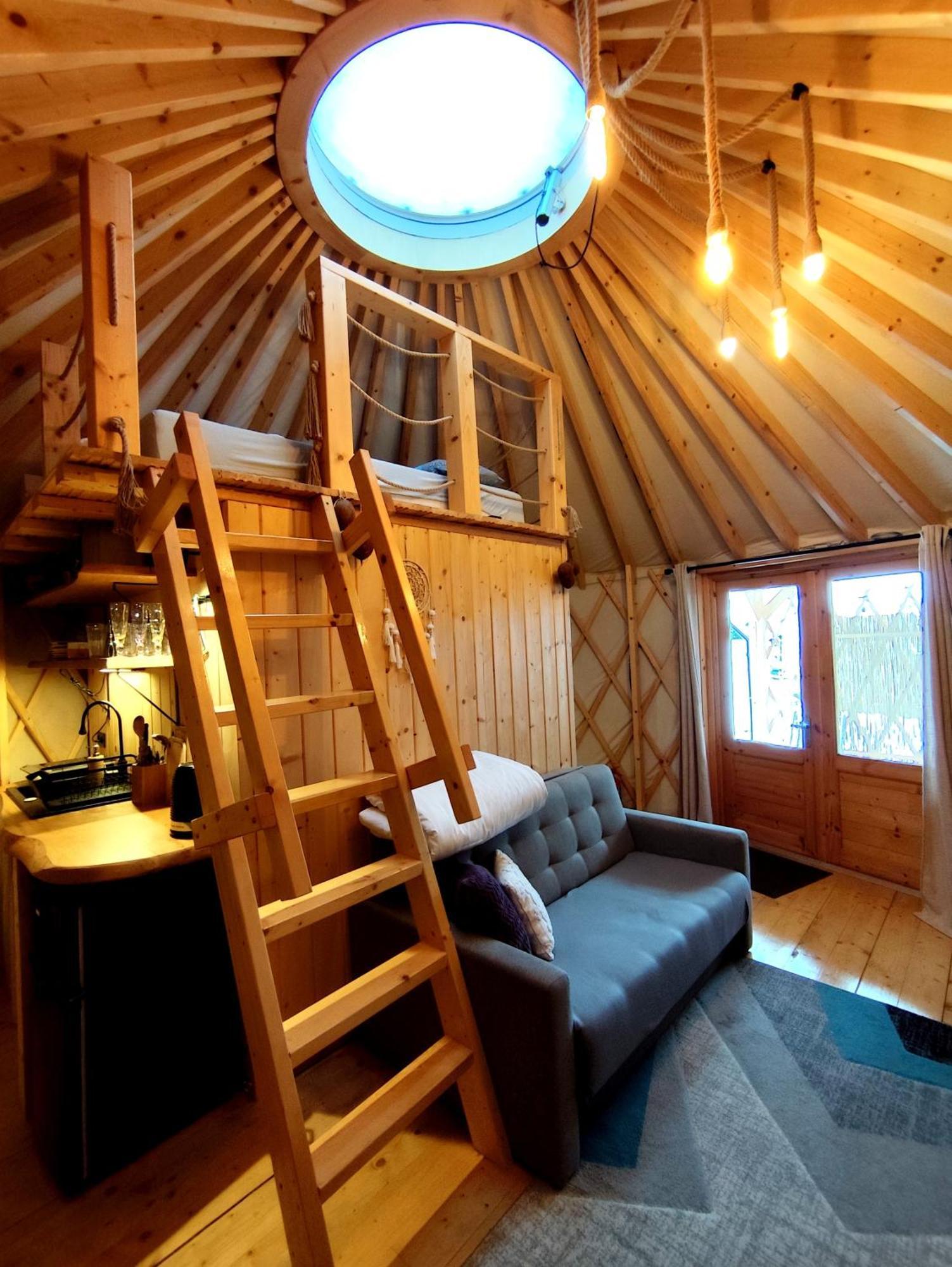 Aloha Glamp - Okragle Domki Przy Rzece - Balia I Sauna - Energylandia Zagornik المظهر الخارجي الصورة